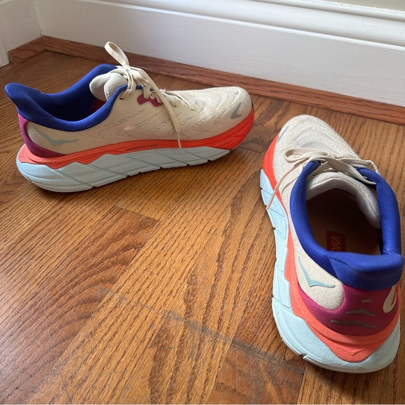 Hoka one one Arahi shoes EUC size 9! - Picture 5 of 7